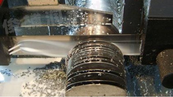 ̼������Һ��ʹ���ǶԲ�Ʒ�����ĸ���