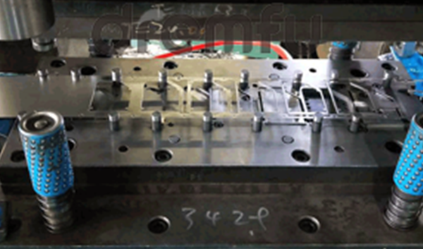 �ӷ��Գ����