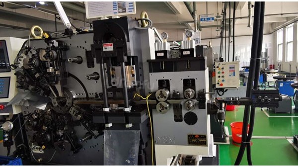 �ӷ��Բ���ֵ���Ƭ��ѹ�ͽ���ͻ�����ϴ���⣡